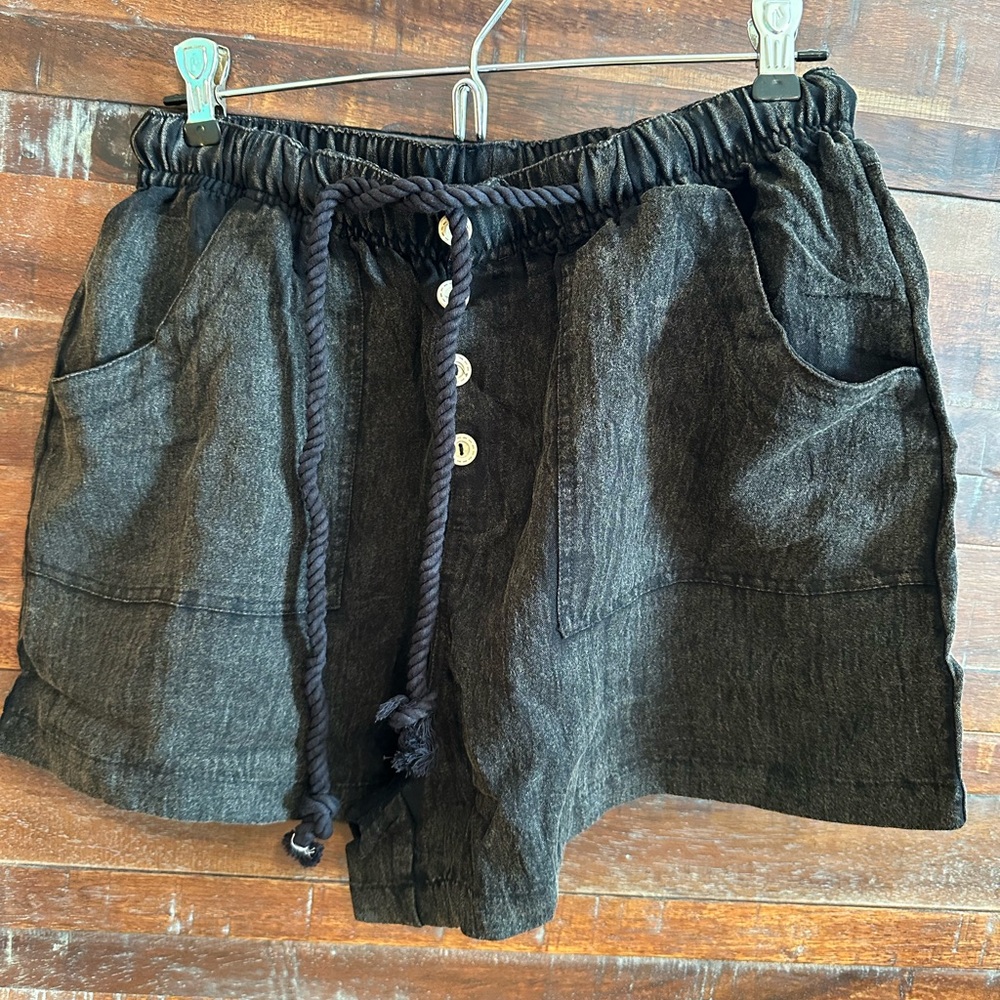 Umgee Shorts with Rope Detail ~ Black